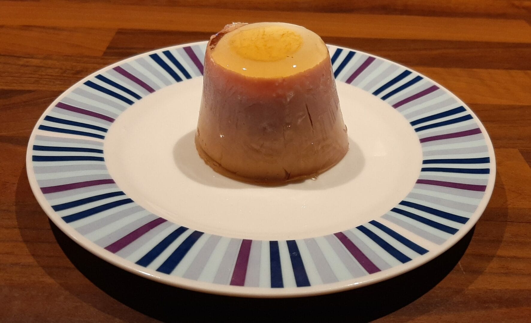 Recette d'aspic œuf, jambon et cornichon. Festif pour une entrée en famille
