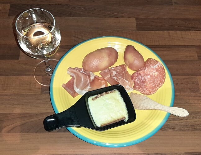 Recette De La Raclette Traditionnelle Et Originale Un Plat Convivial En Hiver