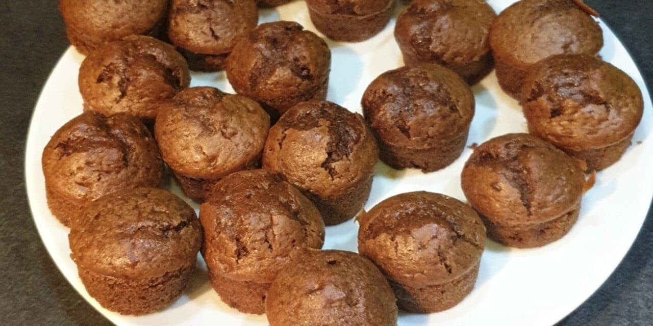 Recette de muffins à la purée de cajou, noisettes, cacao et pépites de chocolat
