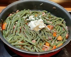 Haricots à l'italienne avec steak à cheval