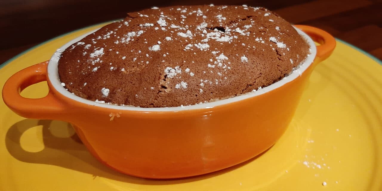 Recette du Soufflé au chocolat et aux griottes