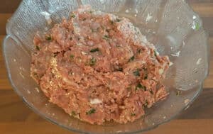 Couscous maison aux légumes, agneau, bœuf, boulette et merguez