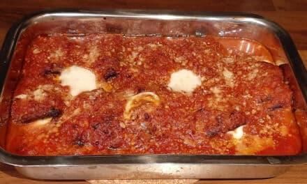 Recette de Gratin d’aubergines roulées à la mozzarella et sauce tomate