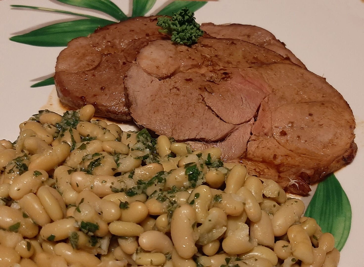 Recette de gigot d'agneau au four pour Pâques et ses flageolets. Excellent