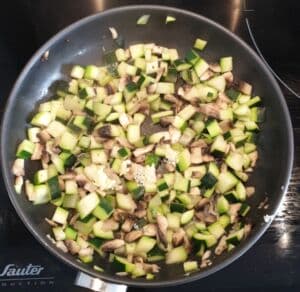 Poêlée courgettes champignons