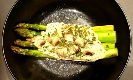 Recette de Papillote de saumon aux asperges vertes et champignons