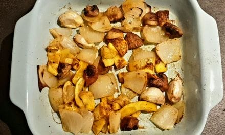 Recette de Courgettes jaunes, champignons, oignon, ail et épices au four