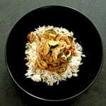 Recette de Riz à la courgette, champignons, lait de coco, pâte de curry rouge et coriandre