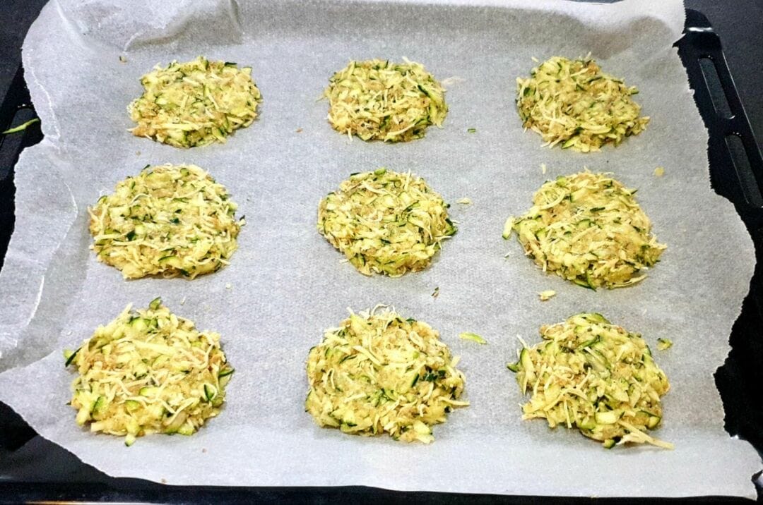 Beignets de courgettes râpées au four. Recette facile et économique