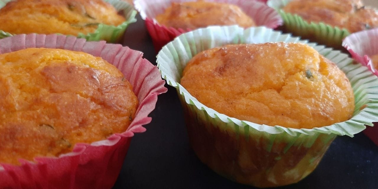 Recette Mini muffins salés à base de tomate et basilic. Pour un apéritif healthy et végétarien