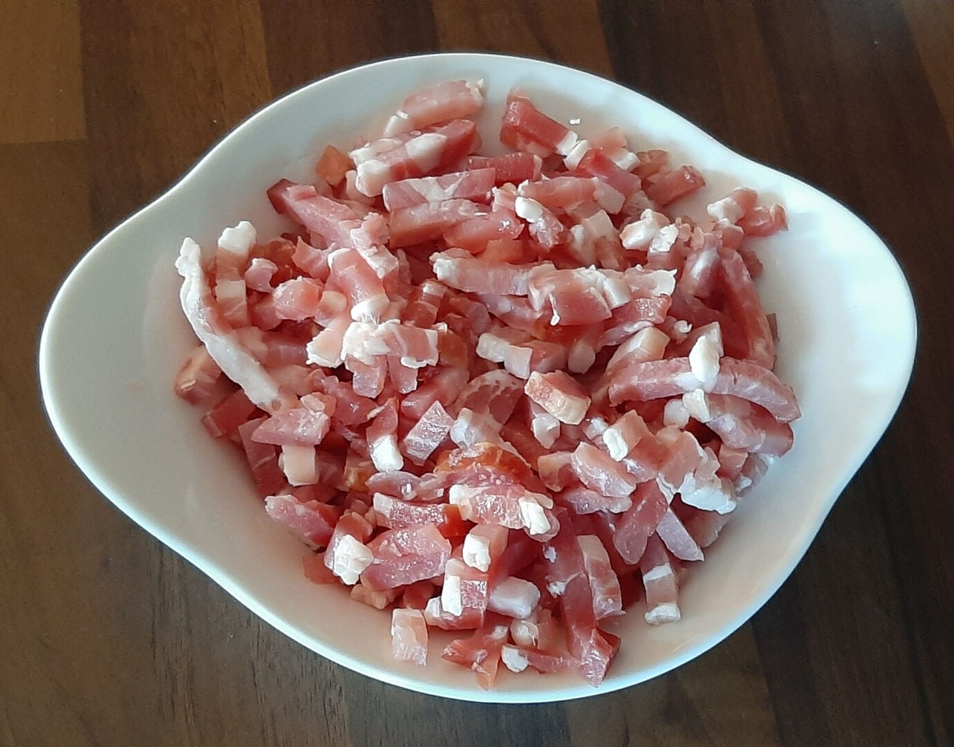 Blanchir des lardons. La méthode pour les dégraisser et dessaler