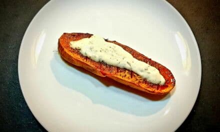 Recette patate douce healthy aux épices au four accompagnée de sa sauce yaourt maison