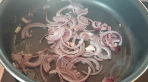 Velouté de champignons de Paris et châtaignes