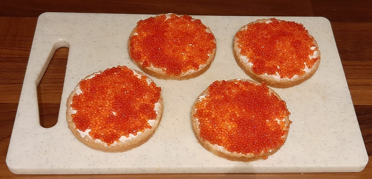 Toast Œuf de lompe. Recette avec du fromage Kiri pour Noël ou Pâques