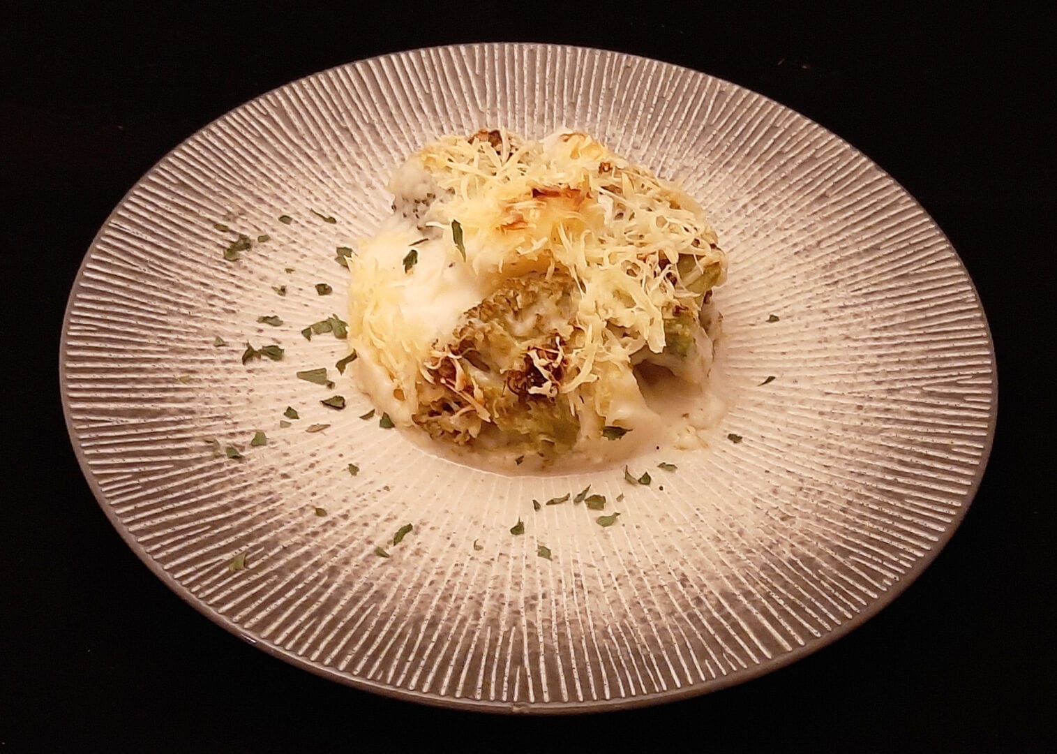 Gratin de brocolis au four avec cuisson à la vapeur (cocotteminute)