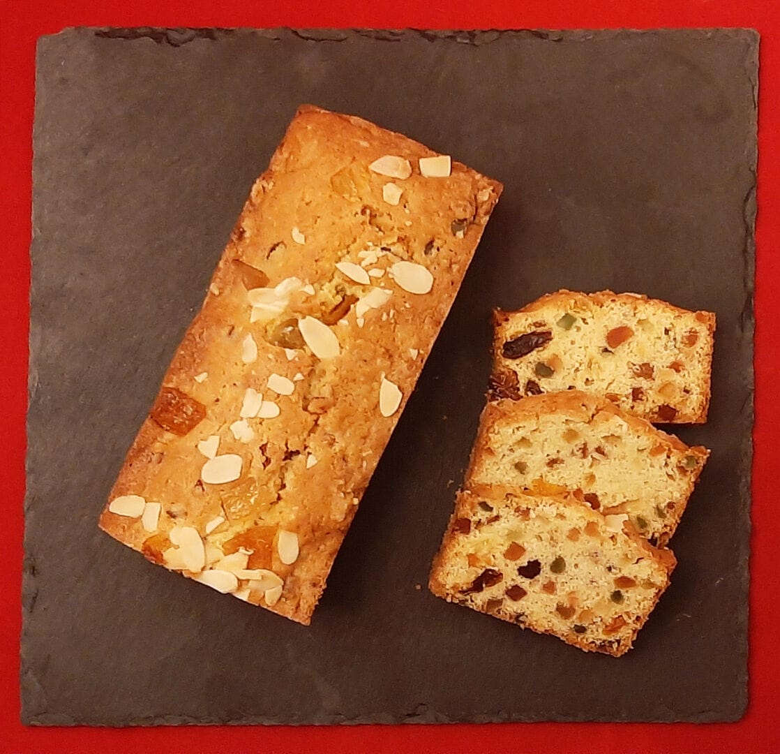 Cake aux fruits confits. Recette de gâteau anglais facile et rapide à faire