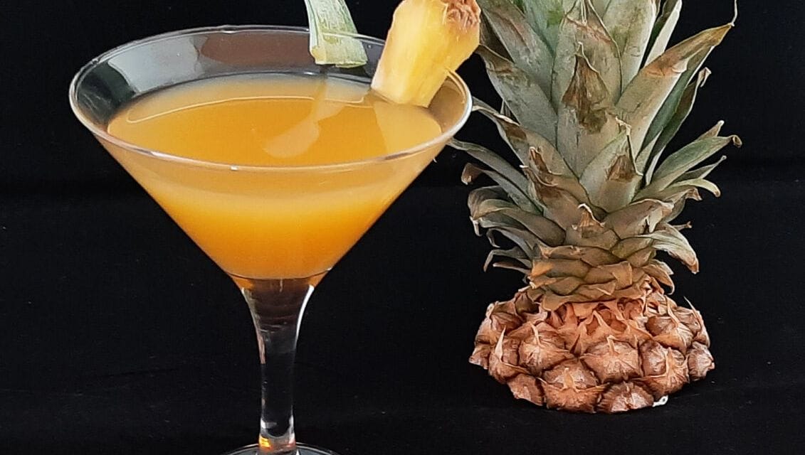 Cocktail rhum ananas. Une recette de boisson digne d’un bar pour l’apéro