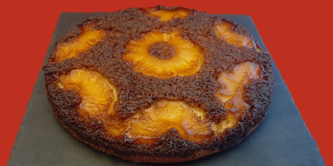 Gâteau ananas antillais. Une recette de dessert renversé au caramel.