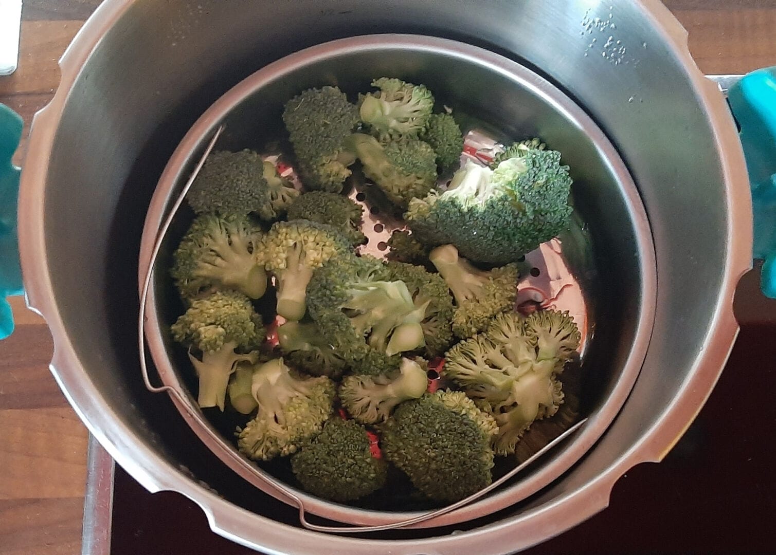 Cuisson brocolis cocotte minute. Une recette qui demande peu de temps