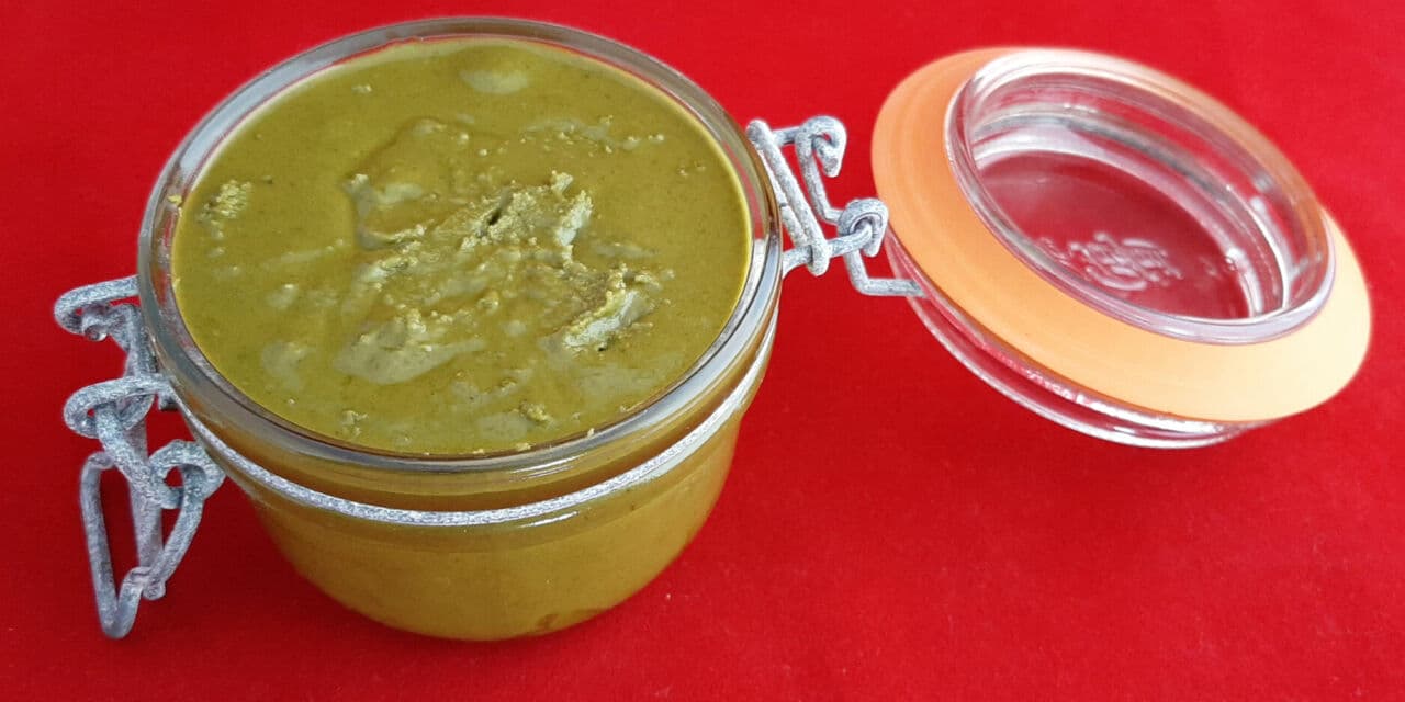 Pâte de pistache maison. Une recette de Pierre Hermé pour vos pâtisseries.