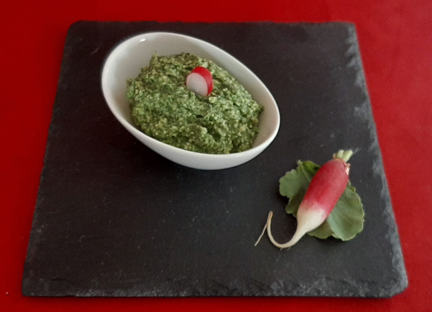 Pesto fanes de radis