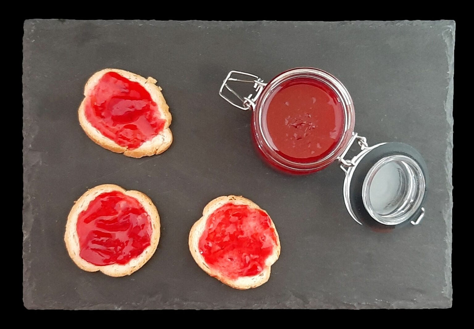 Gelée de framboises à l'ancienne. Une recette de grands-mères.