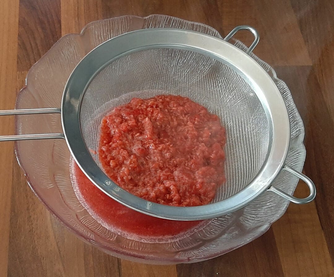 Gelée de framboises à l'ancienne. Une recette de grands-mères.