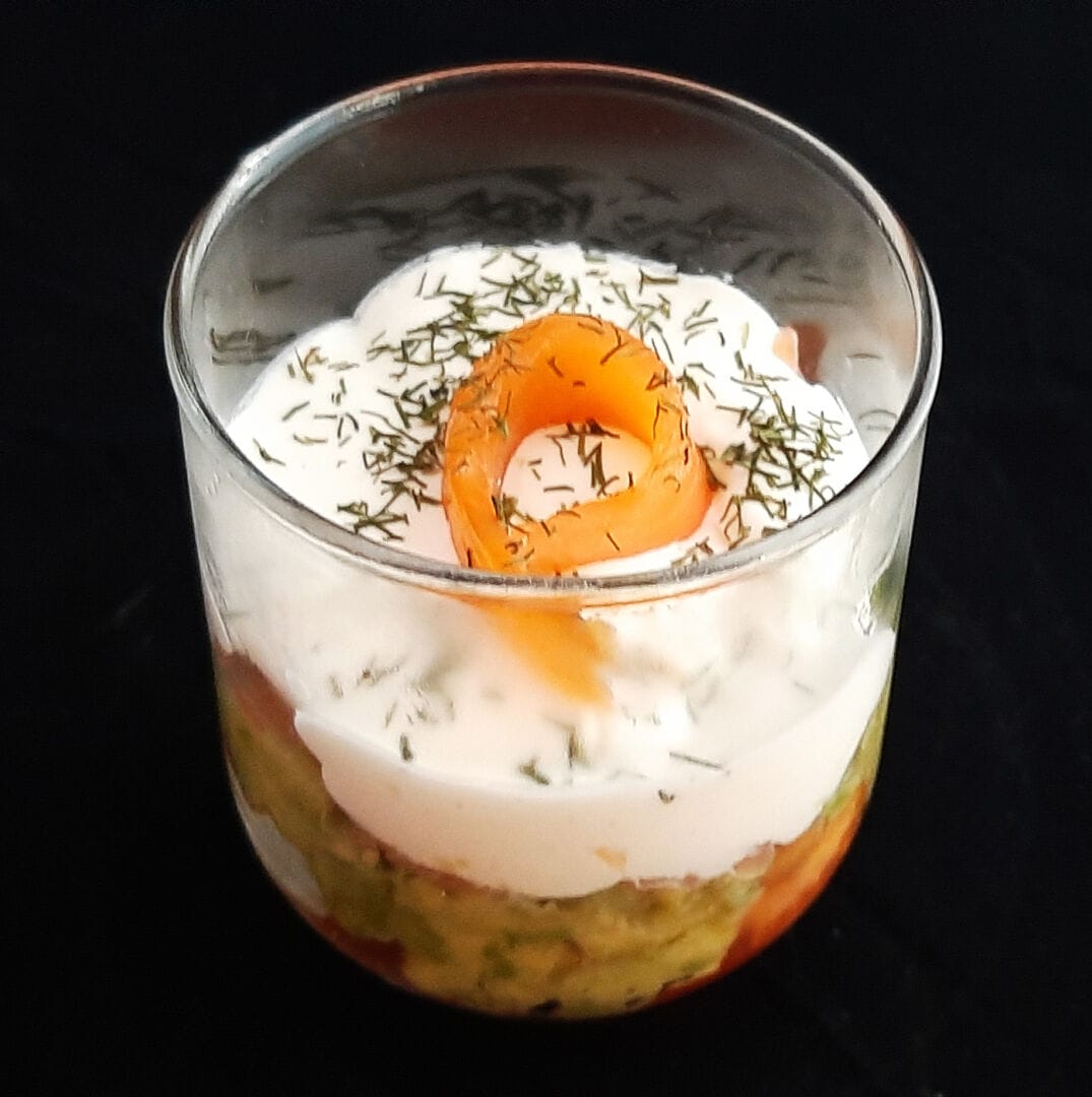 Verrines Avocat, Saumon Fumé et Fromage Frais : Recette de Noël