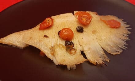 Ailes de raie aux câpres. Une recette de poisson de mer cuit au four