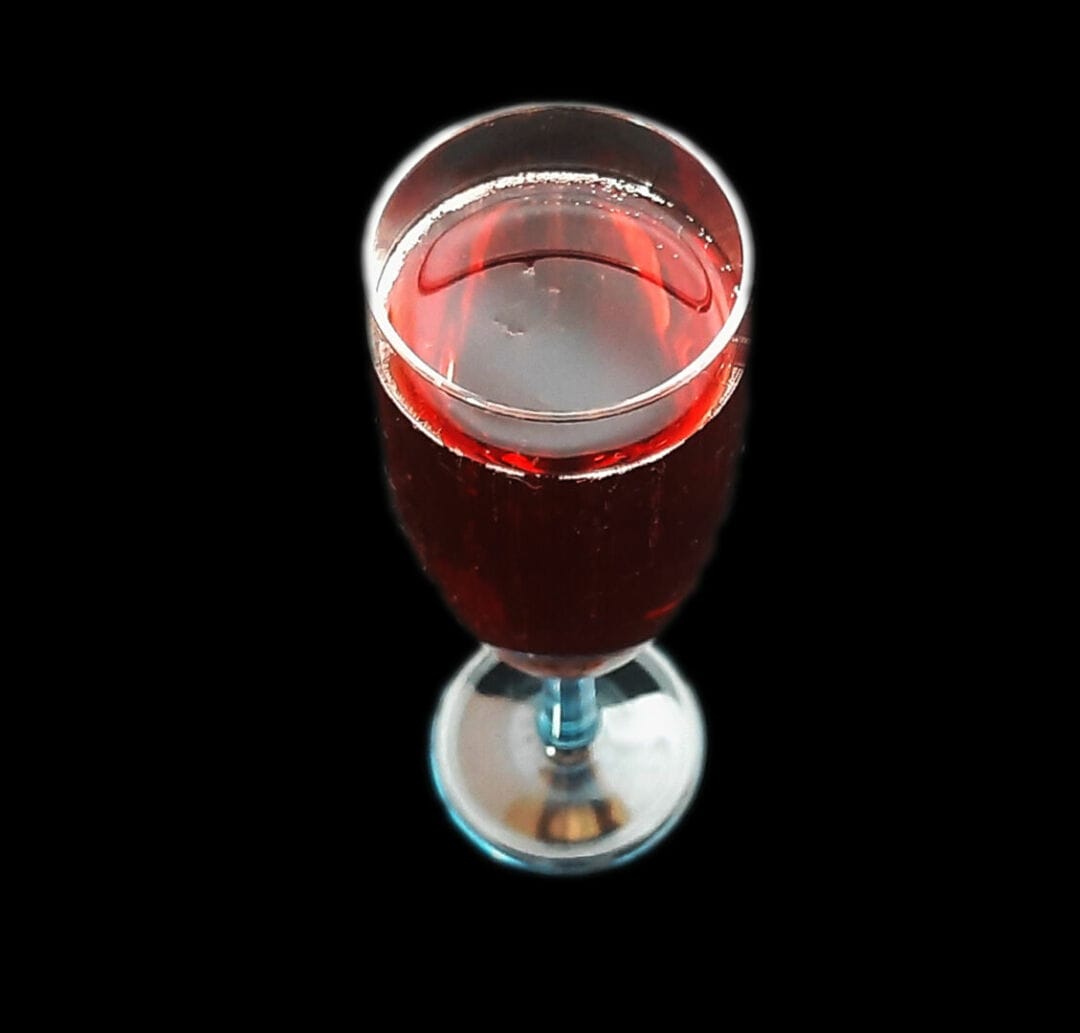 Kir Normand. Recette de boisson à base d&amp;#39;alcools de Normandie