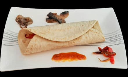 Galettes de maïs. Une recette tex-mex épicée avec du poulet, des poivrons et des champignons.