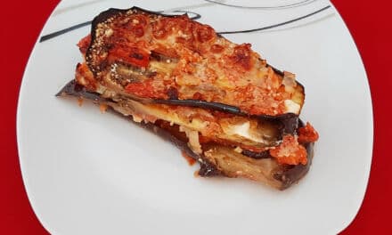 Gratin d’aubergines à la parmigiana. Une recette italienne au four.