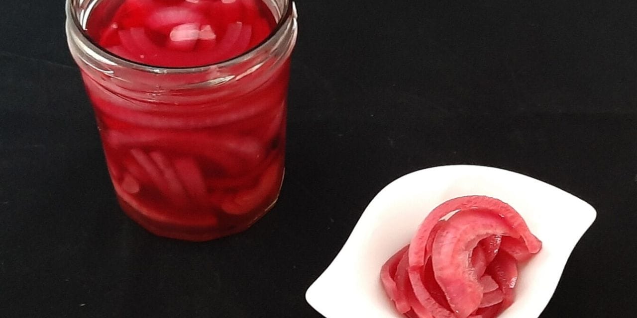 Pickles oignons rouges. Une recette pour relever la saveur de vos plats.