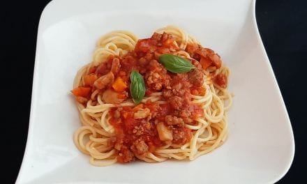 Spaghettis bolognaise maison. Une recette de pâtes Italienne.