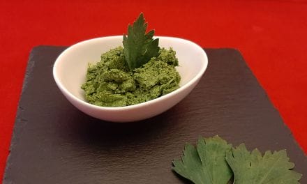 Pesto de feuilles de céleri-branche. Une recette économique et anti-gaspillage !