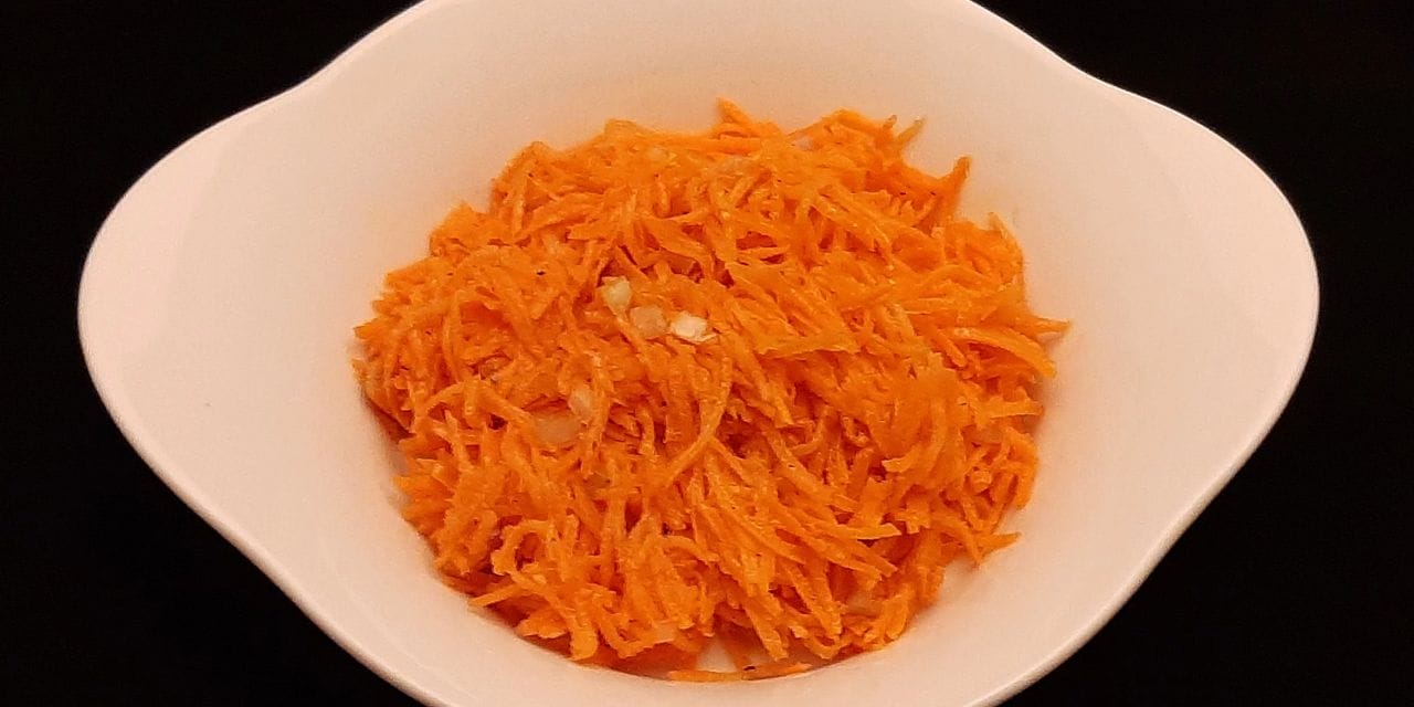 Salade de carottes crues et râpées au jus d’orange. Une recette originale !