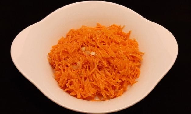 Salade de carottes crues et râpées au jus d’orange. Une recette originale !