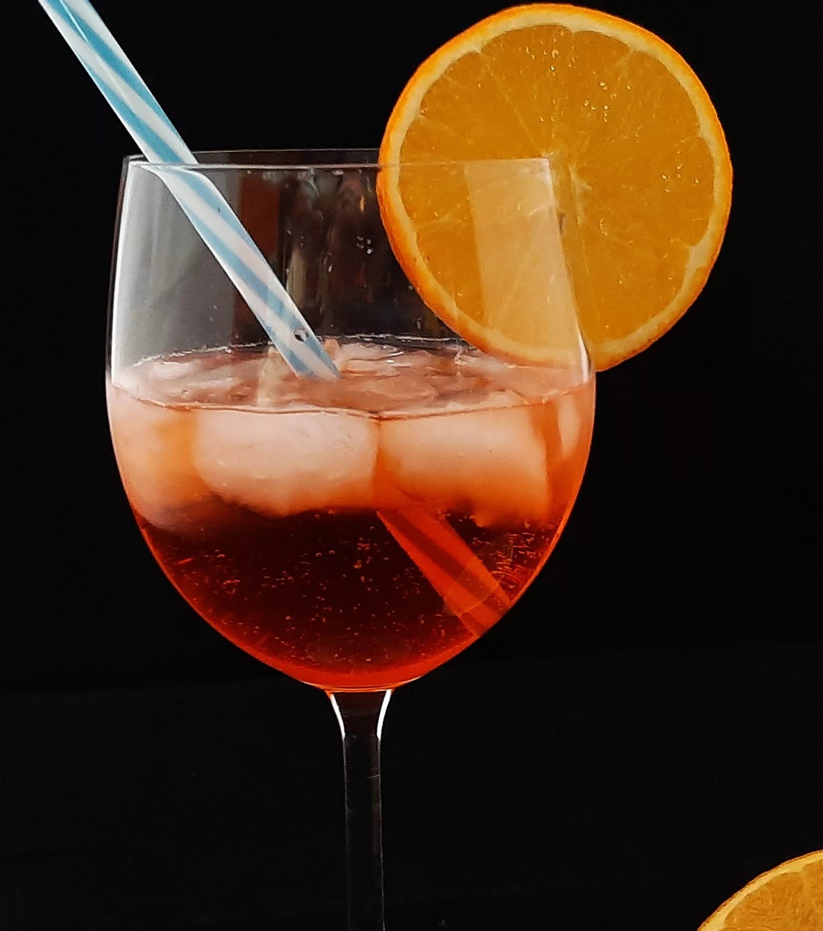 Aperol Spritz. Une Recette De Cocktail Italien Mousseux Au Prosecco