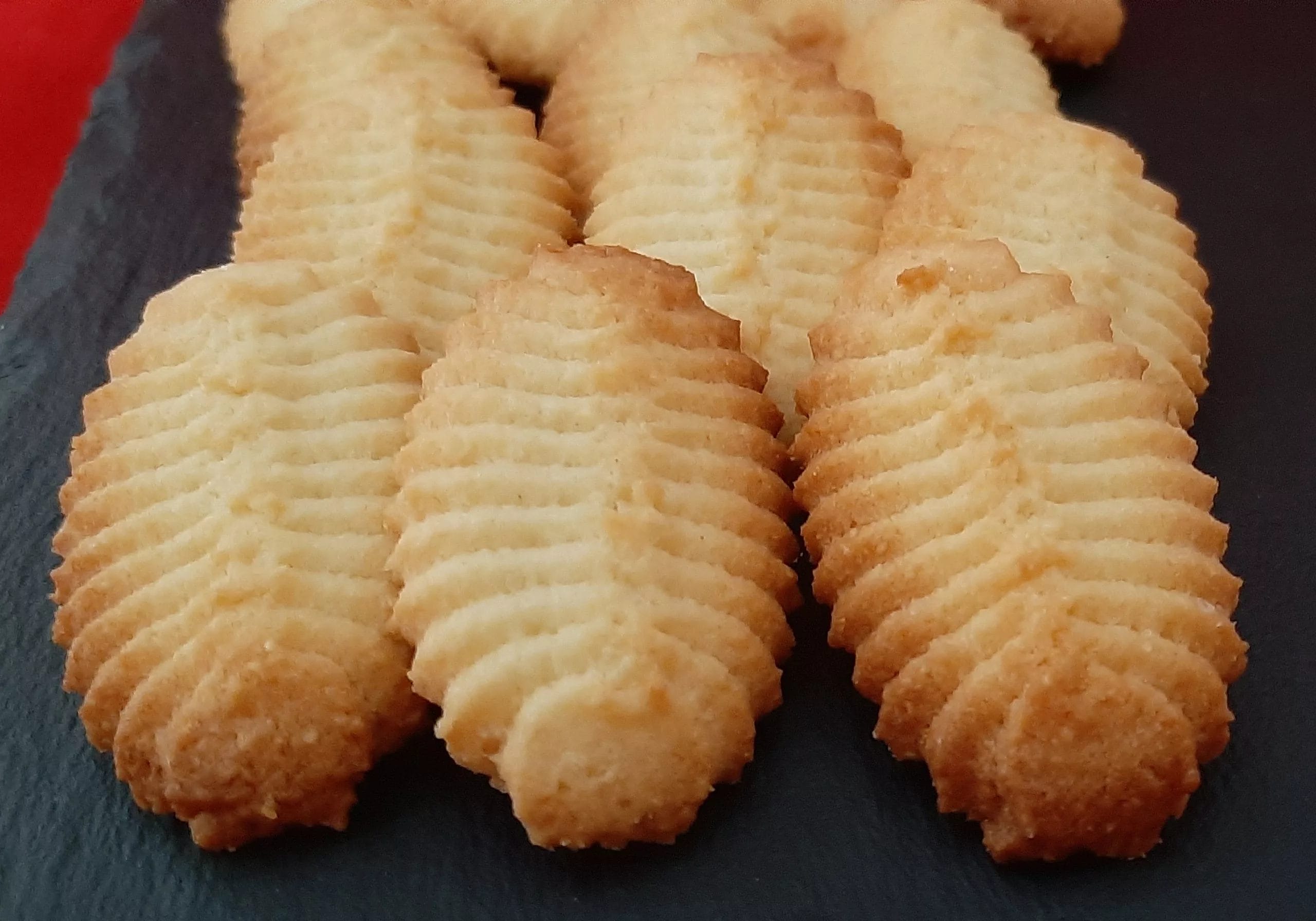 Biscuits Aux Amandes. Une Recette De Petits Gâteaux Tendres.