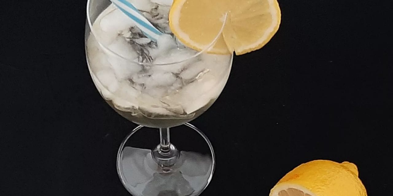 Spritz Saint Germain. Une recette de cocktail à base de liqueur de fleurs de sureau.