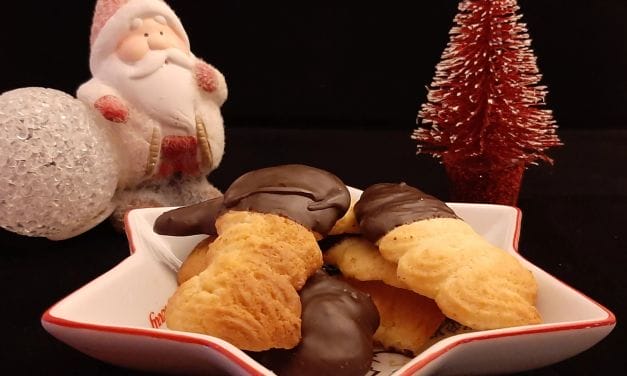 Spritz bredele aux amandes et chocolat. Une recette sans machine pour Noël !