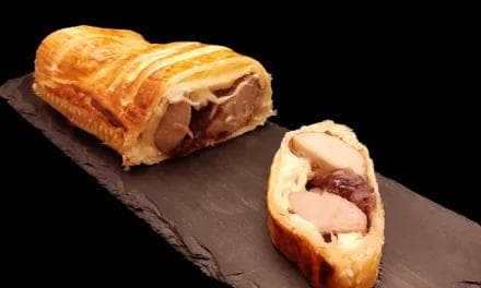 Amuse-bouche feuilleté au boudin blanc et oignons rouges caramélisés. Une recette pour l’apéro.