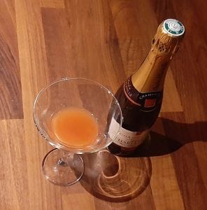 Coupe de champagne au fruit