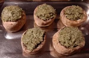 Champignons farcis beurre escargot