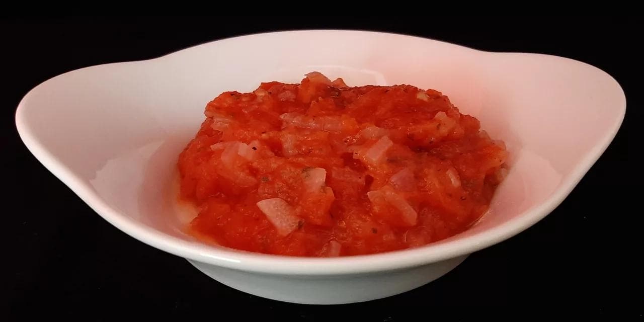 Sauce tomate pizza maison. Une recette italienne saine et délicieuse !