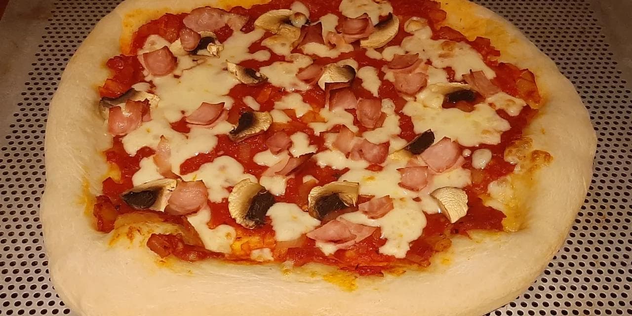 Découvrez comment réaliser la pizza de la Mama comme un vrai chef italien !