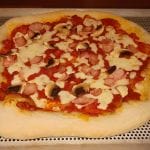 La pizza de la mamma. Une recette maison italienne gourmande et délicieuse.