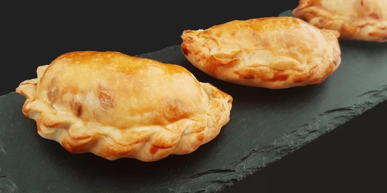 Empanadas au thon. Une recette de petits chaussons chauds et gourmands !