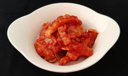 Côtes de blettes à la sauce tomate. Une recette simple, originale et économique !