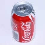 Chai Coca Cola dùng pha cocktail rượu rum trắng